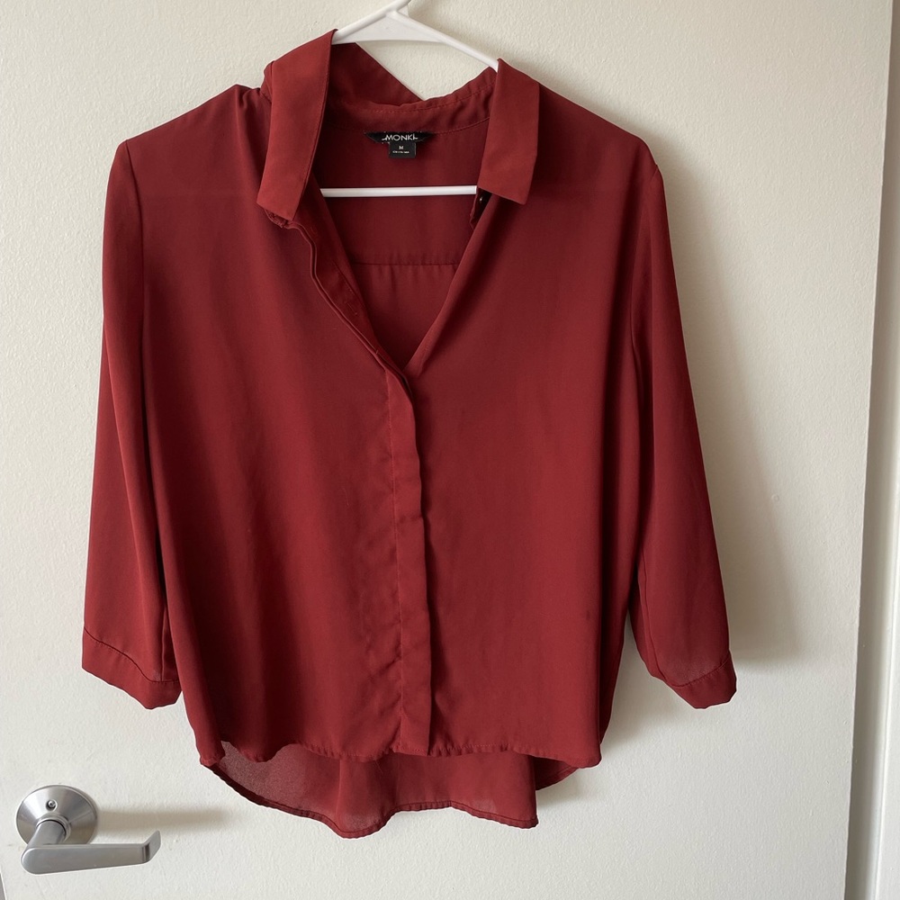 Silky blouse. Rusty red.